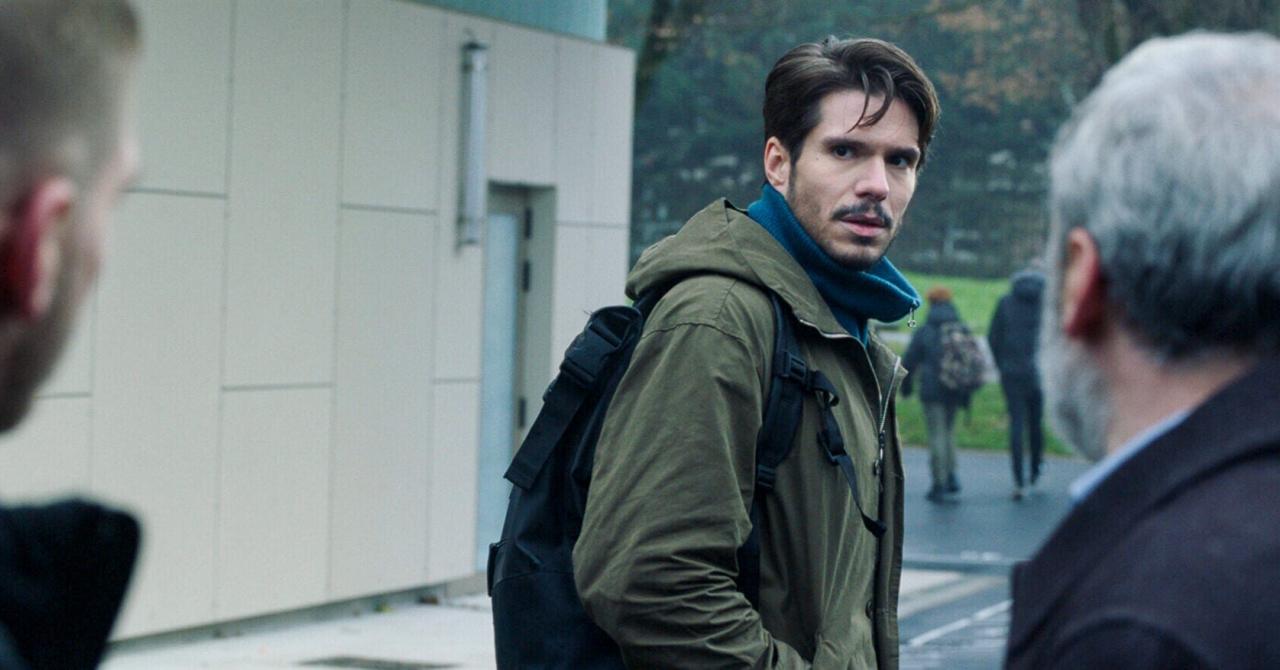 No waves: a strong gesture on a hot social issue (criticism)