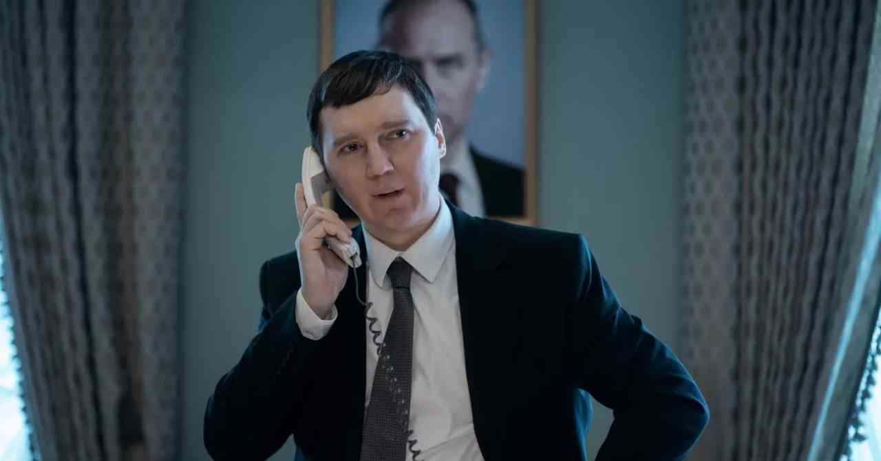 Shot by Tarantino, Paul Dano consoles himself in a French film