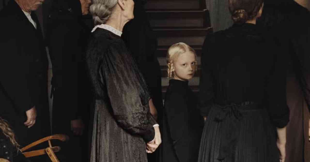 Echoes of the Past: a fascinating labyrinth (review)