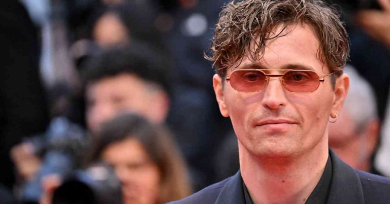 “Long live this project…” Raphael Quenard leaves the biopic on Johnny Hallyday