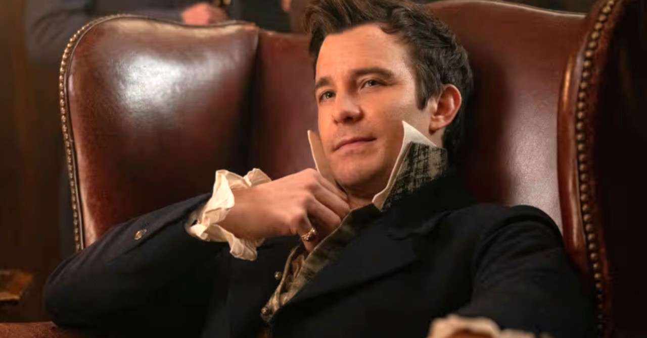 Luke Thompson: the secrets of a Bridgerton in French in the text