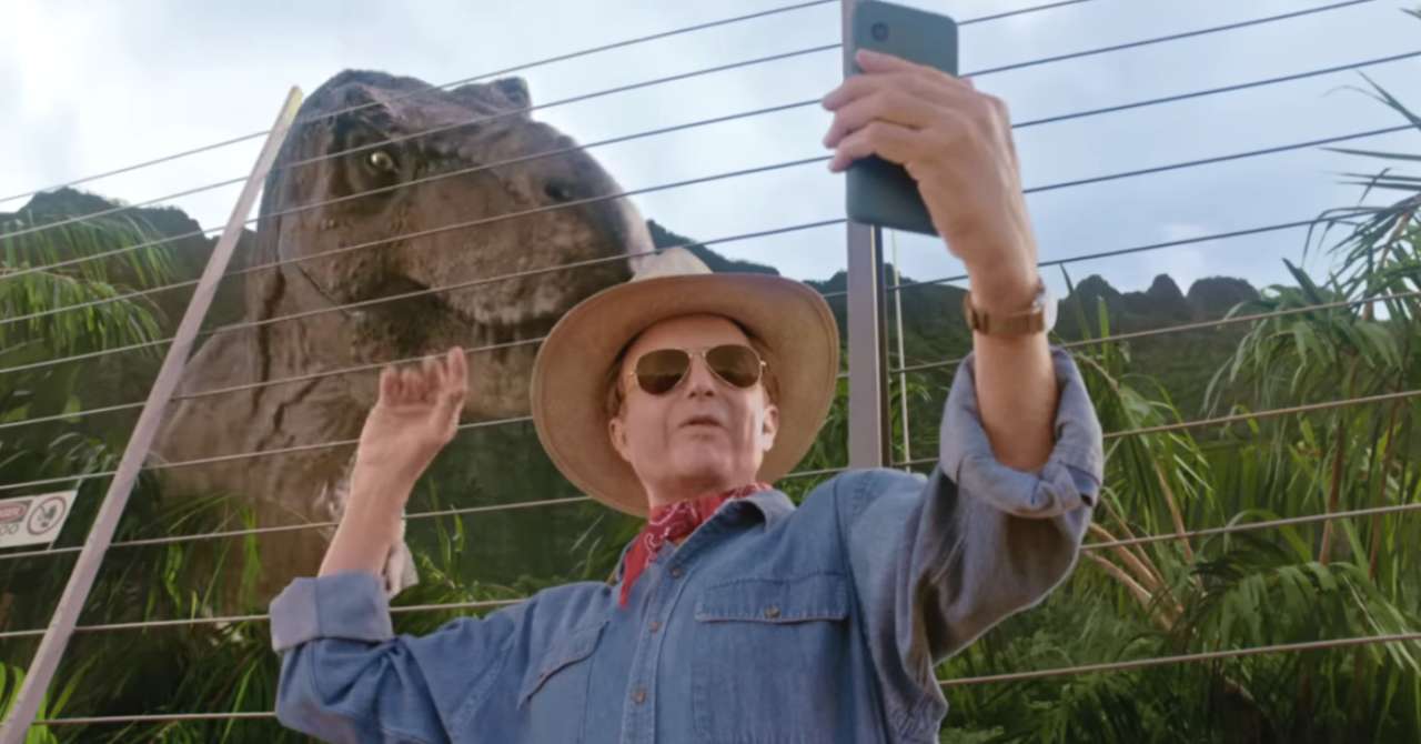 The huge ad that brings back the original Jurassic Park trio