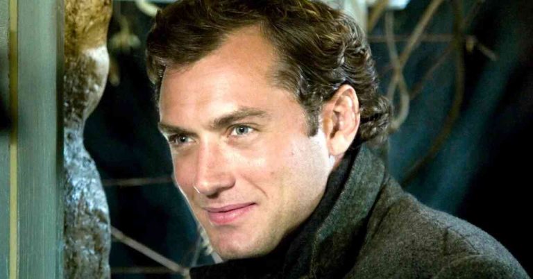 The romantic comedy popess will return at Christmas 2027