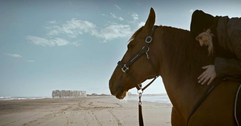 Thomas Balmès: “In See you tomorrow on the Moon, we are more in the feeling than in the explanation”