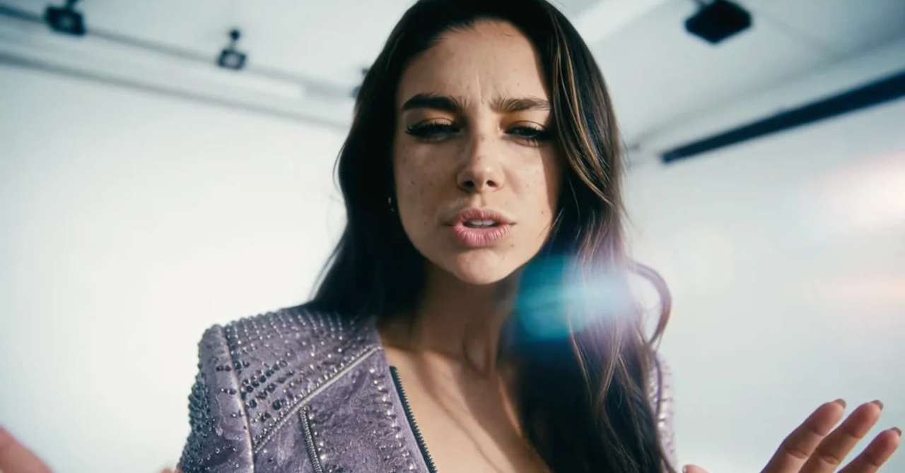 “AI is not the enemy”: the improbable video sung by artificial star Tilly Norwood