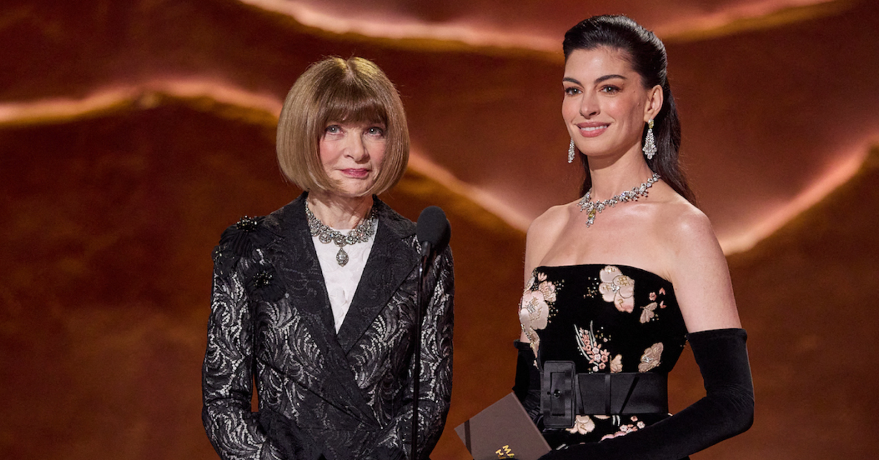 Anna Wintour tortured Anne Hathaway on the Oscars stage
