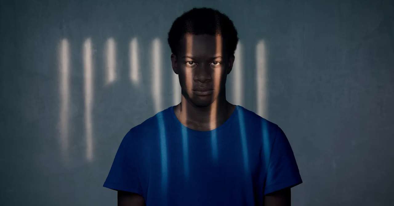 Is the Un Prophète series a remake of the Jacques Audiard film?