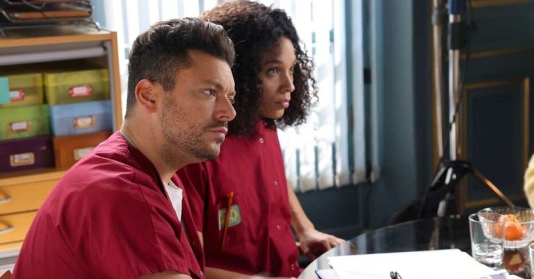 Retirement home: what is the relationship between the film and the series?