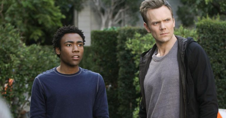 Donald Glover promises: “The Community movie is coming soon”