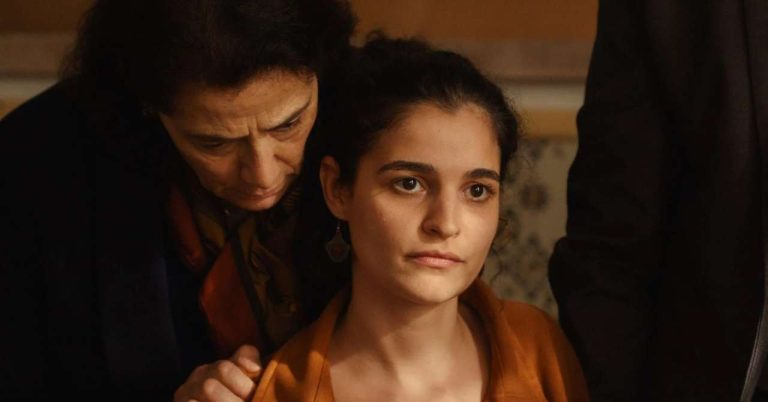 In a whisper: a great, poignant and generous political film (review)