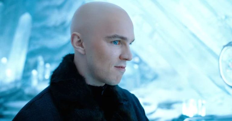 This awesome wink that no one saw in the first Man of Tomorrow photo