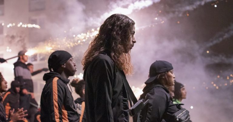 Romain Gavras is preparing a film about the Louvre heist
