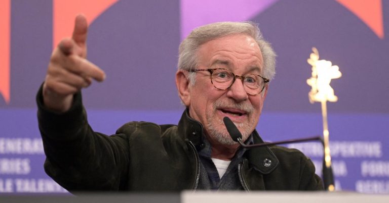 Steven Spielberg wants to welcome aliens to Earth
