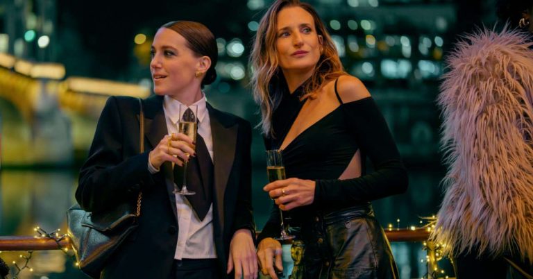 Ten percent: the first official images of the film for Netflix
