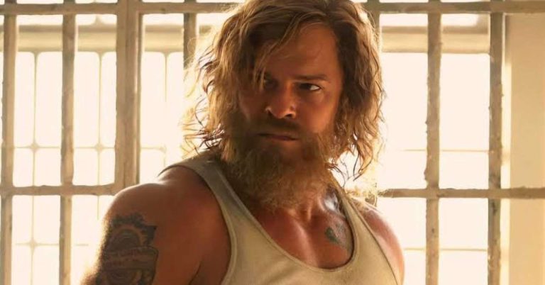 Alan Ritchson no longer looks like Reacher in Motor City trailer
