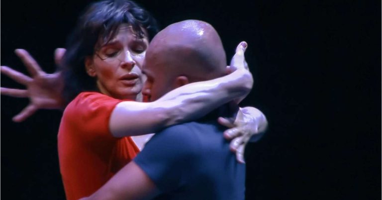 In us: the successful directorial debut of Juliette Binoche (review)

