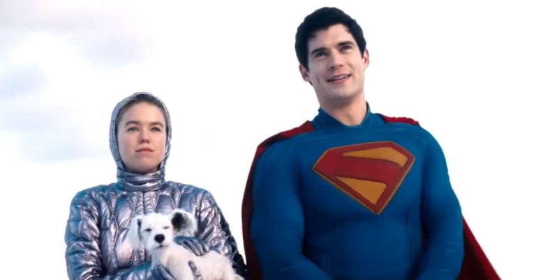 Supergirl reveals her first meeting with Superman in a new extract
