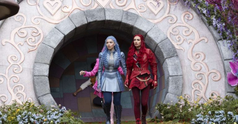 Trailer: Descendants: The Curse of Wonderland
