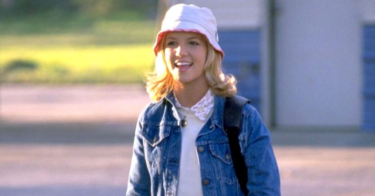 Britney Spears biopic to be written by New Girl creator
