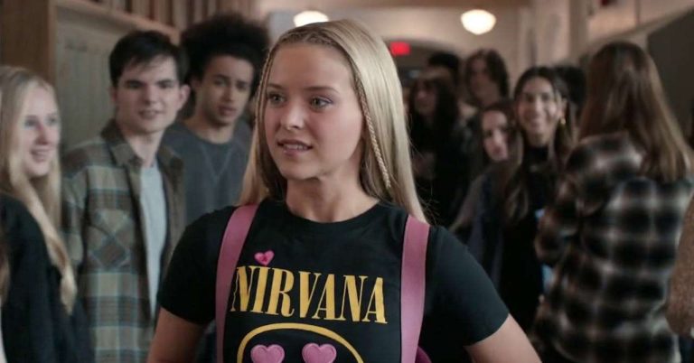 Elle: the revenge of grunge (review)
