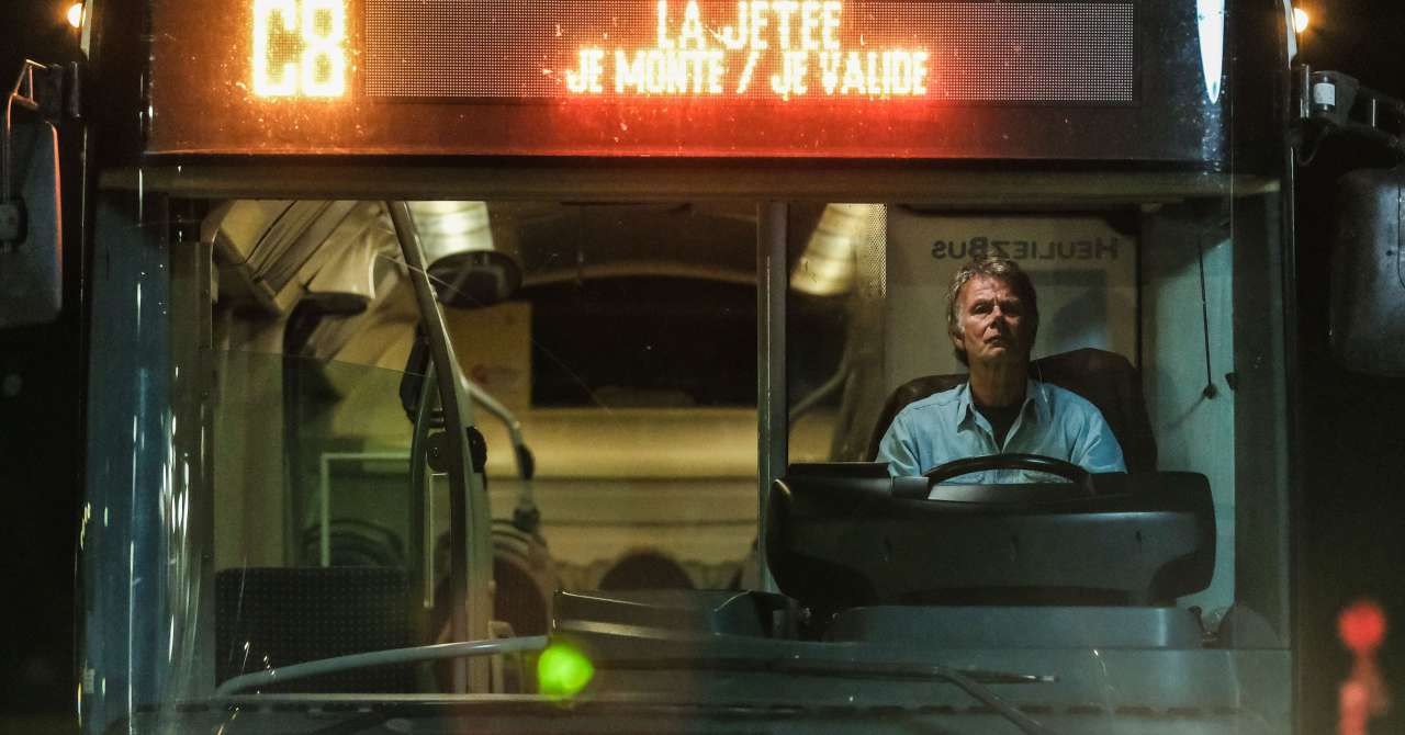 Franck Dubosc will wait until November 2027 to release his new film 5H48: Place des Martyrs