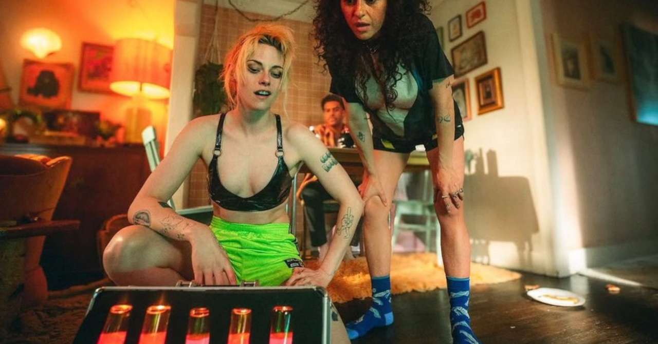 Kristen Stewart Is Badly Stoned: The Wrong Girls Trailer