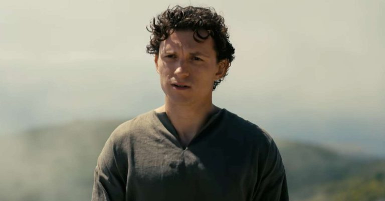 Tom Holland regrets promoting 'shit films'
