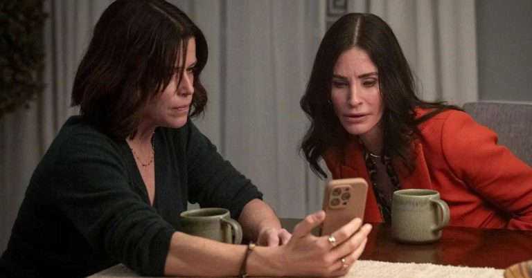 Courteney Cox wants to direct Scream 8
