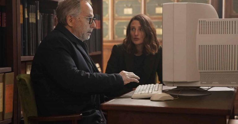Fabrice Luchini wears The Henri Pick Mystery (review)
