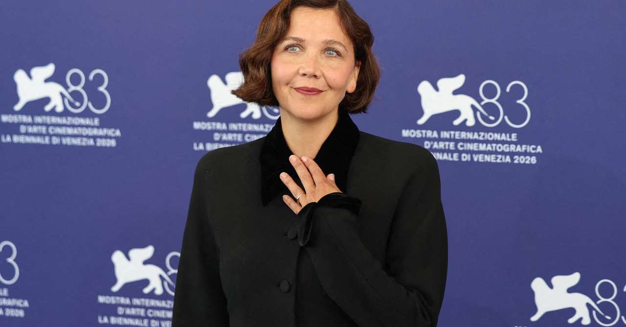 Maggie Gyllenhaal assumes the “fundamentally political” nature of cinema at the opening of the Mostra 2026