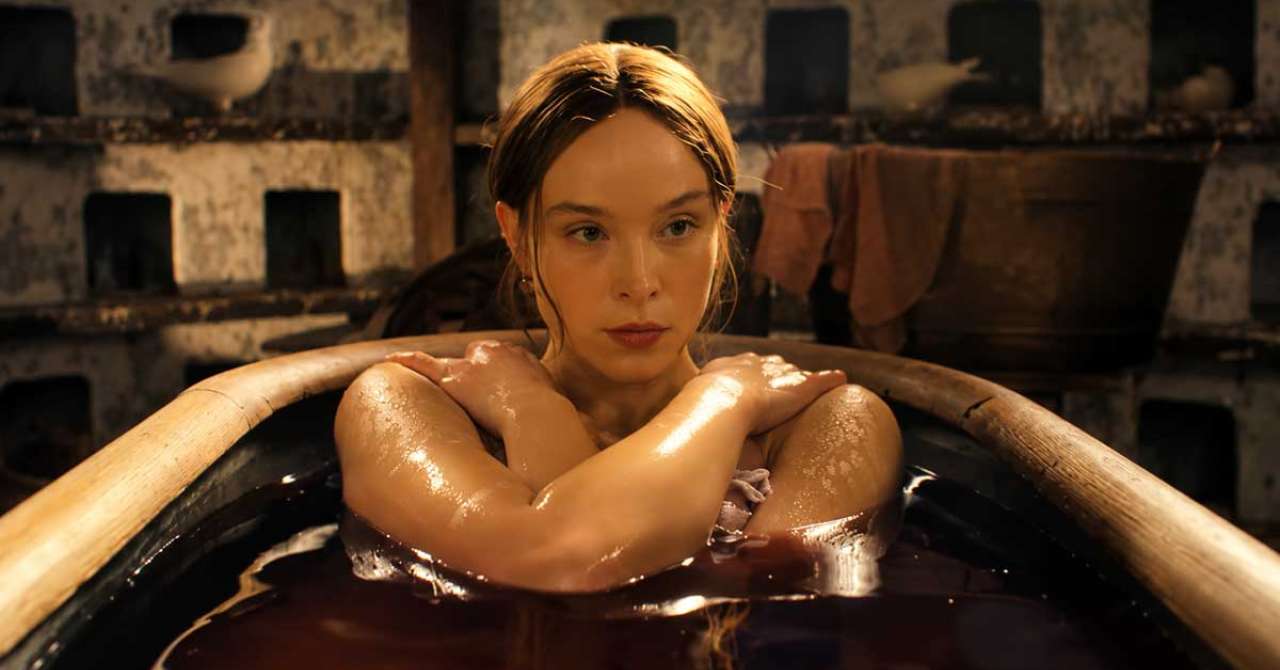 Monster: The Lizzie Borden Story: Is Ryan Murphy overdoing it? (critical)