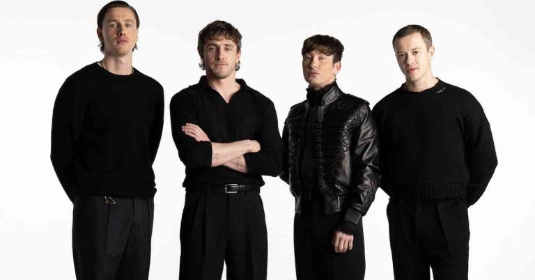 Sam Mendes' Beatles recreate a cult scene from Four Boys in the Wind
