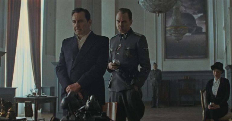 Gilles Lellouche resists in the Moulin trailer
