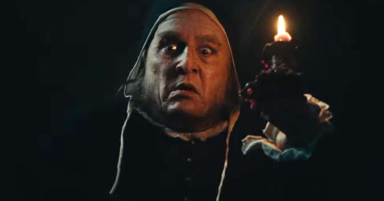 Johnny Depp Against the Ghosts: Scrooge trailer
