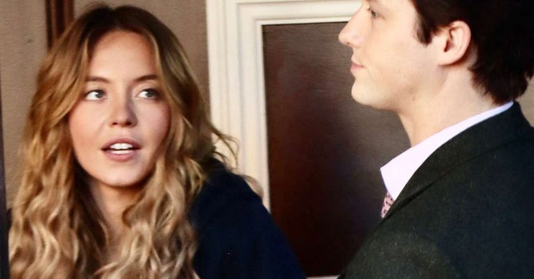 New photos of Sydney Sweeney on the set of Secrets of the Maid
