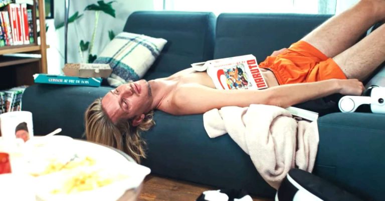Paul, the series: laziness suits him so well (review)
