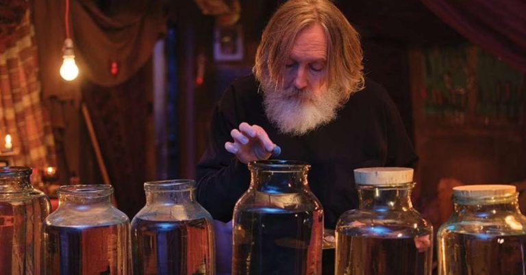 Small Prophets: the little magic of Mackenzie Crook (review)
